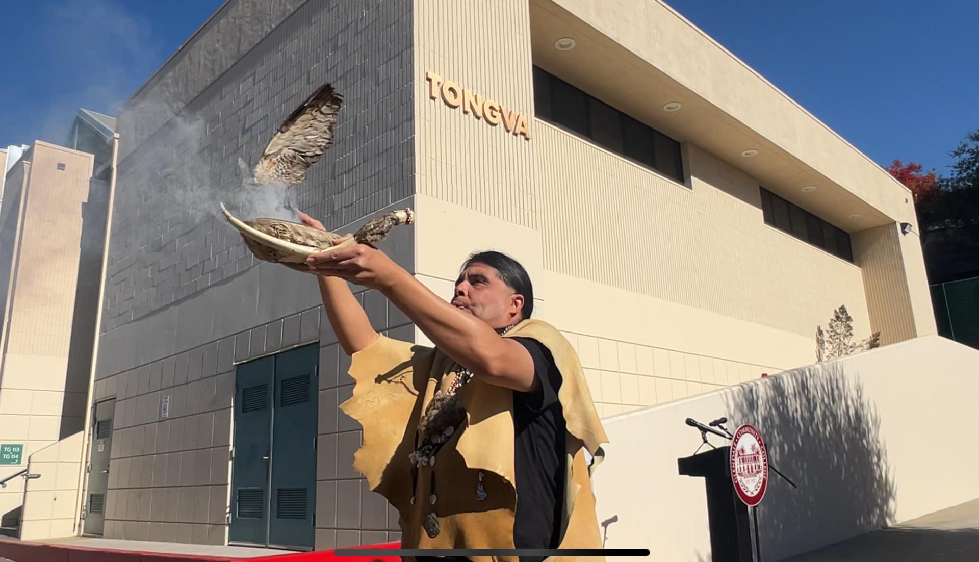 Tongva Tribe Member Conducts Ceremony